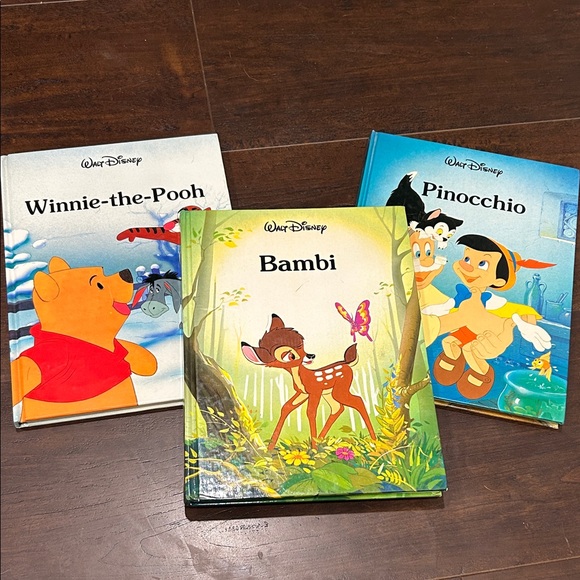 Walt Disney Gallery books Winnie the Pooh, Bambi, and Pinocchio - Picture 1 of 1